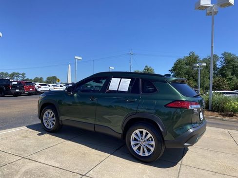Used 2022 Toyota Corolla Cross LE FWD image 6