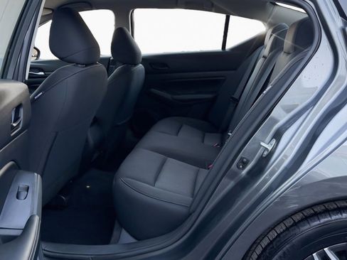 Used 2024 Nissan Altima 2.5 SV image 13