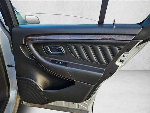 Used 2017 Ford Taurus Limited image 20