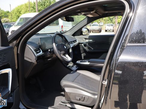 Used 2026 BMW X2 xDrive28i AWD/4WD image 24