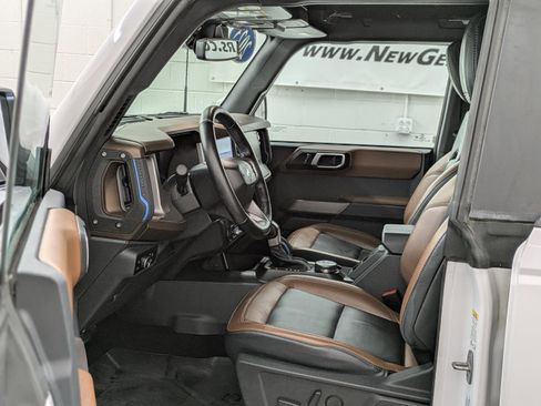Used 2023 Ford Bronco Outer Banks image 3