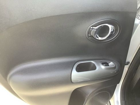 Used 2015 Nissan Juke SV image 18