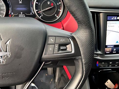 Used 2021 Maserati Levante image 25