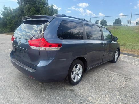 Used 2013 Toyota Sienna LE w/ Towing Pkg FWD image 6