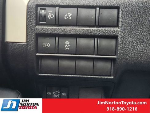 Used 2024 Toyota Tacoma TRD Off-Road image 24