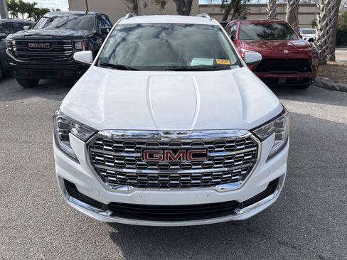Used 2023 GMC Terrain Denali image 2