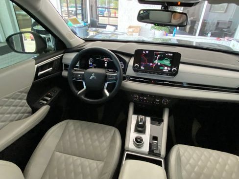 Used 2024 Mitsubishi Outlander SEL FWD image 21