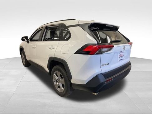 Used 2022 Toyota RAV4 XLE w/ Convenience Package AWD/4WD image 5