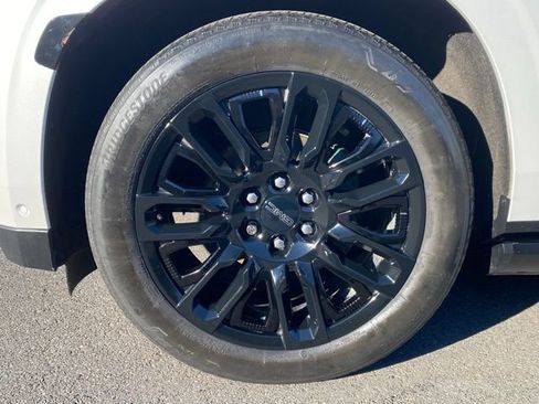 Used 2023 GMC Yukon Denali Ultimate image 17