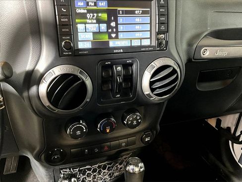 Used 2017 Jeep Wrangler Unlimited Sport image 23