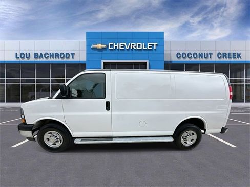 Used 2024 Chevrolet Express 2500 w/ Driver Convenience Package image 5