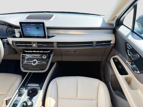 Used 2022 Lincoln Corsair Standard image 19