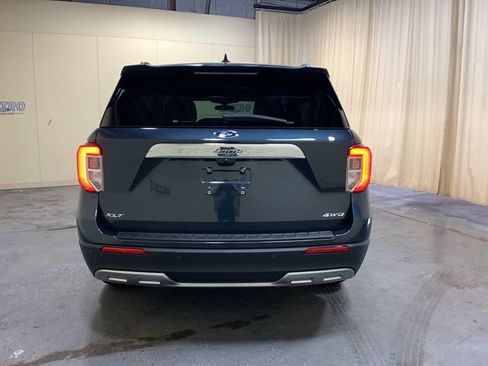 Used 2024 Ford Explorer XLT w/ Equipment Group 202A AWD/4WD image 4