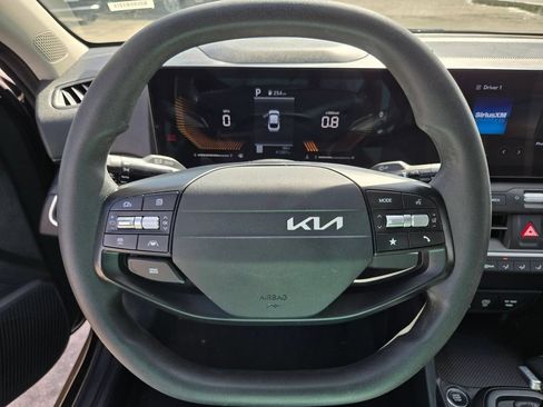 Used 2025 Kia K4 FWD image 22