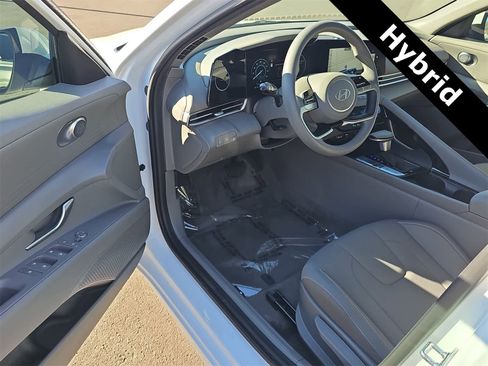 Certified 2024 Hyundai Elantra Blue image 10