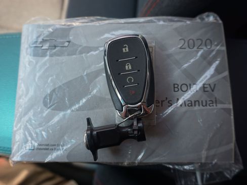 Used 2020 Chevrolet Bolt LT image 33