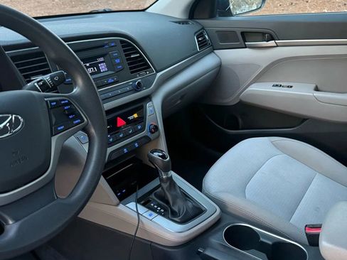 Used 2017 Hyundai Elantra SE image 16