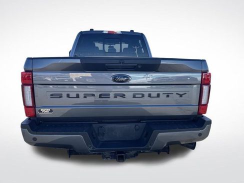 Used 2022 Ford F350 Lariat w/ Black Appearance Package image 4