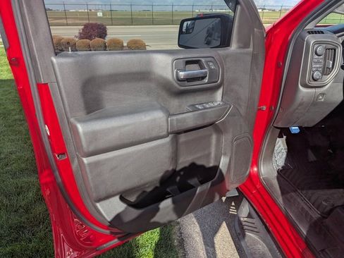 Used 2019 Chevrolet Silverado 1500 Custom Trail Boss w/ Custom Convenience Package image 11