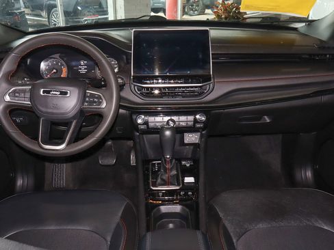 Used 2024 Jeep Compass Trailhawk image 10