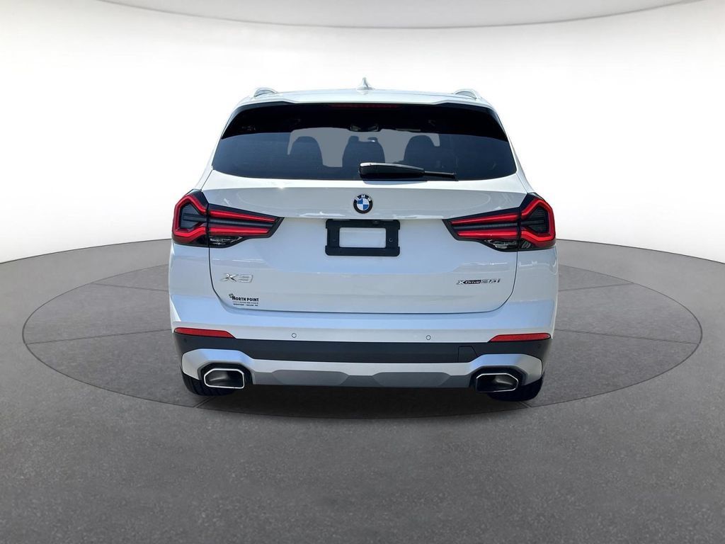 Used 2022 BMW X3 xDrive30i w/ Convenience Package AWD/4WD image 4