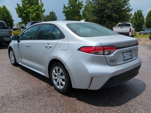 Certified 2023 Toyota Corolla LE FWD image 4