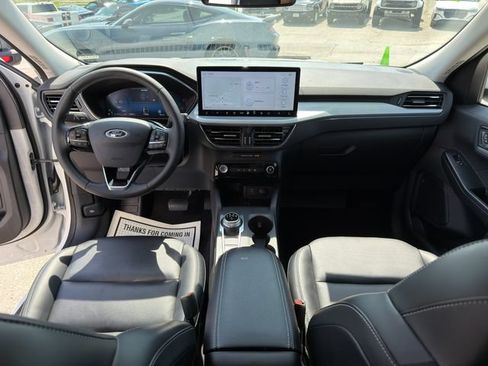 Used 2023 Ford Escape Platinum AWD/4WD image 16