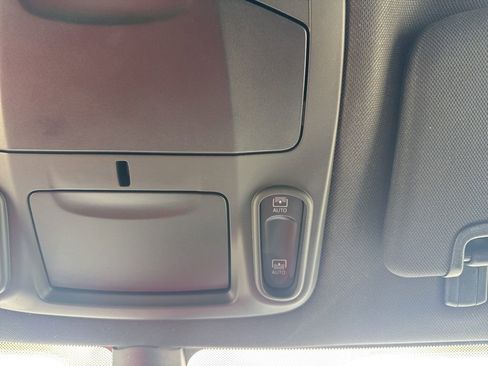 New 2027 Chrysler Pacifica Select AWD/4WD image 25