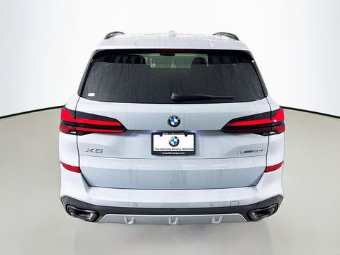 Used 2024 BMW X5 xDrive40i w/ M Sport Package image 6