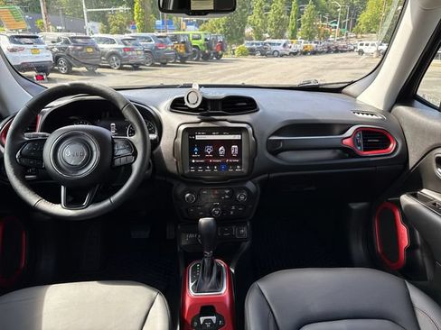 Used 2022 Jeep Renegade Trailhawk AWD/4WD image 11