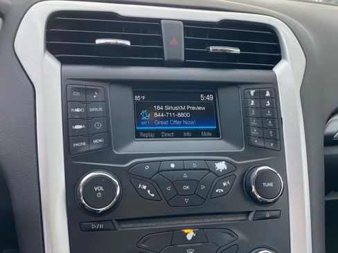 Used 2014 Ford Fusion SE image 9