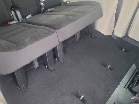 Used 2019 Dodge Grand Caravan SE w/ UConnect Hands-Free Group image 27