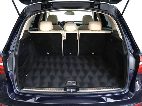 Used 2019 Mercedes-Benz GLC 300 4MATIC image 37