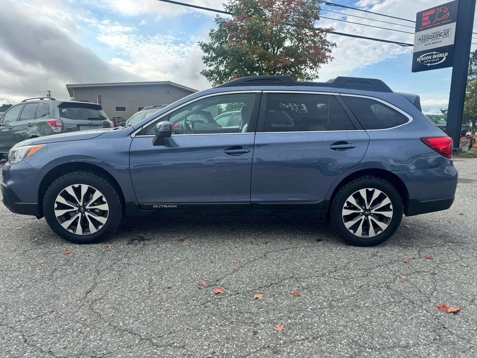 Used 2017 Subaru Outback 2.5i Limited AWD/4WD image 5