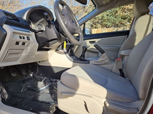 Used 2014 Subaru Crosstrek 2.0i Premium image 7