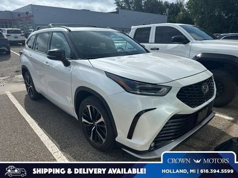 Used 2021 Toyota Highlander XSE AWD/4WD image 1