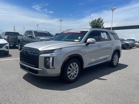 Used 2025 Hyundai Palisade SEL FWD image 3