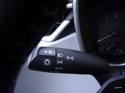 Used 2023 Toyota Corolla SE image 18