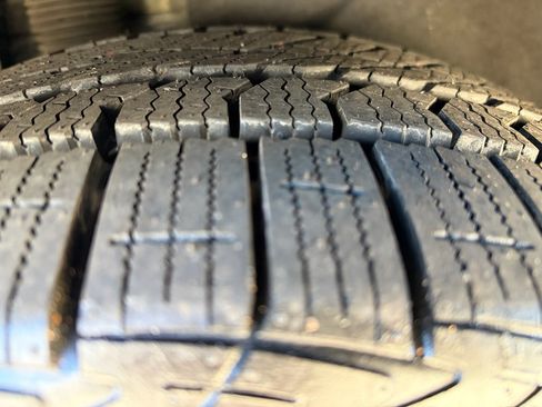 Used 2023 Tesla Model 3 Standard Range image 33