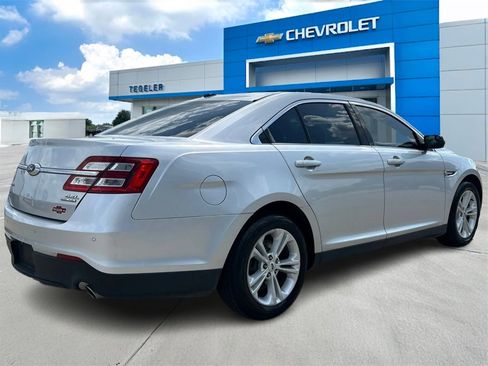 Used 2018 Ford Taurus SEL image 5