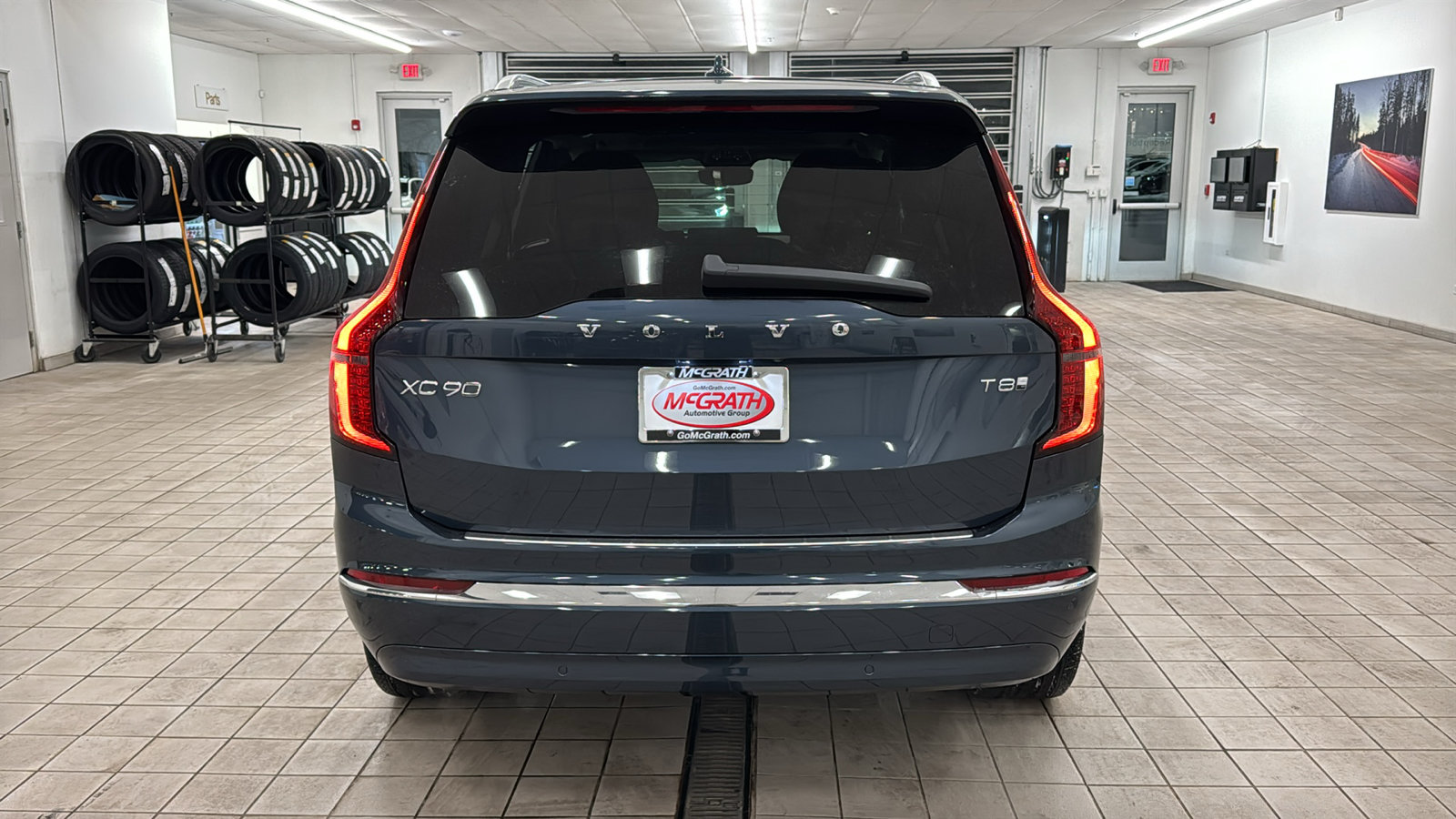 New 2026 Volvo XC90 T8 Plus w/ Protection Package Premier AWD/4WD image 6