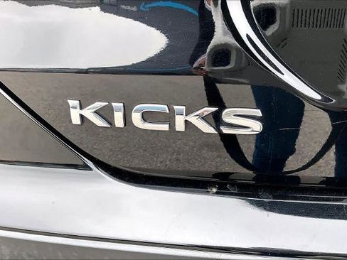 Certified 2021 Nissan Kicks SV image 9