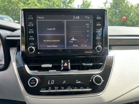Certified 2021 Toyota Corolla LE FWD image 35