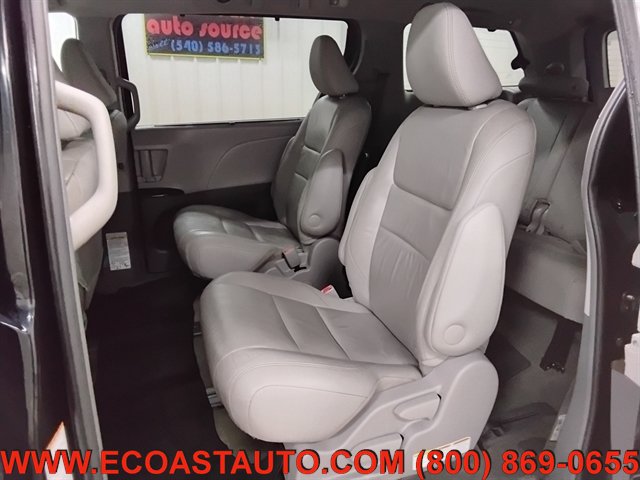 Used 2017 Toyota Sienna XLE w/ XLE Navigation Package AWD/4WD image 13
