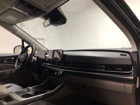 New 2026 Kia Carnival LXS image 13