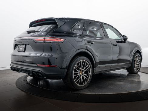 Certified 2022 Porsche Cayenne S Platinum AWD/4WD image 7