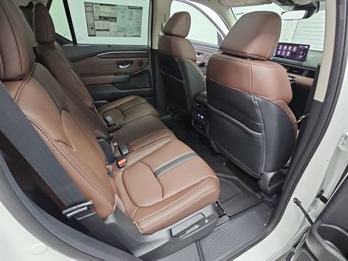 New 2026 Honda Pilot Touring image 38