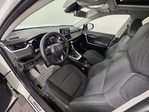 Used 2025 Toyota RAV4 XLE w/ Convenience Package image 27