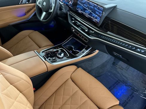 Used 2026 BMW X7 xDrive40i w/ M Sport Package image 16