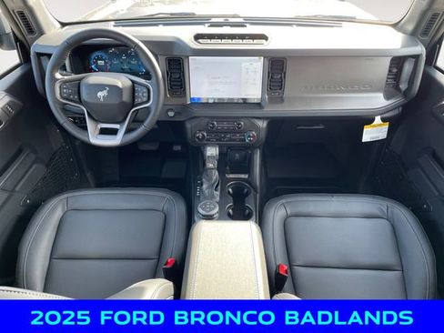 New 2025 Ford Bronco Badlands w/ Black Appearance Package image 10